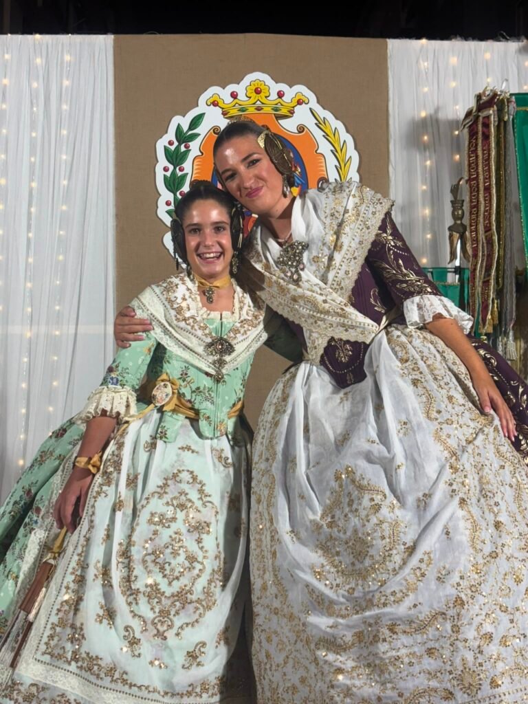 Falleras Mayores de la Falla Barrí L'Estacio